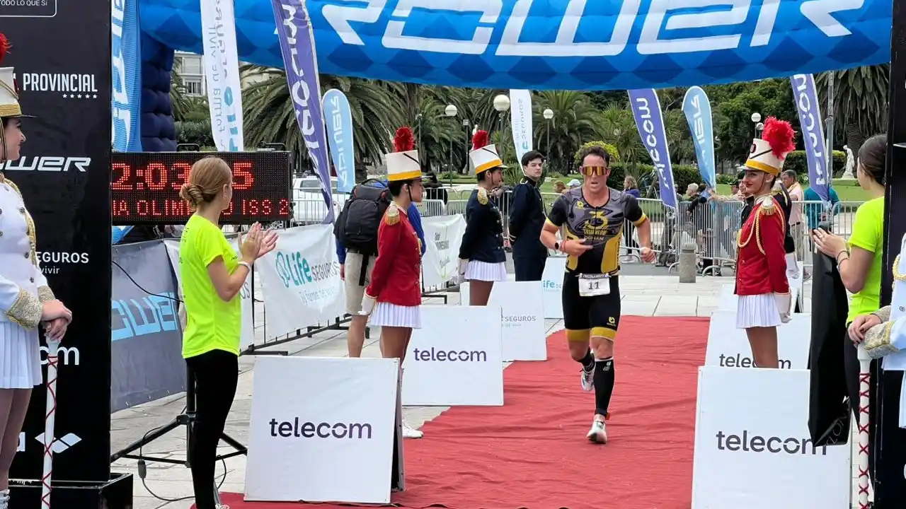 Destacado. El necochense Lucas Cossio fue octavo en la general del Triatlón Olímpico de Mar del Plata