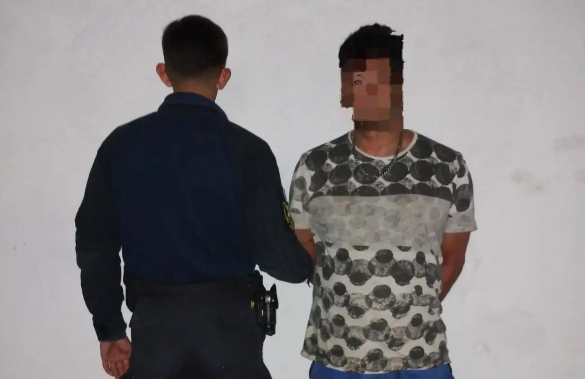 El aprehendido quedó alojado en la Comisaría Primera.