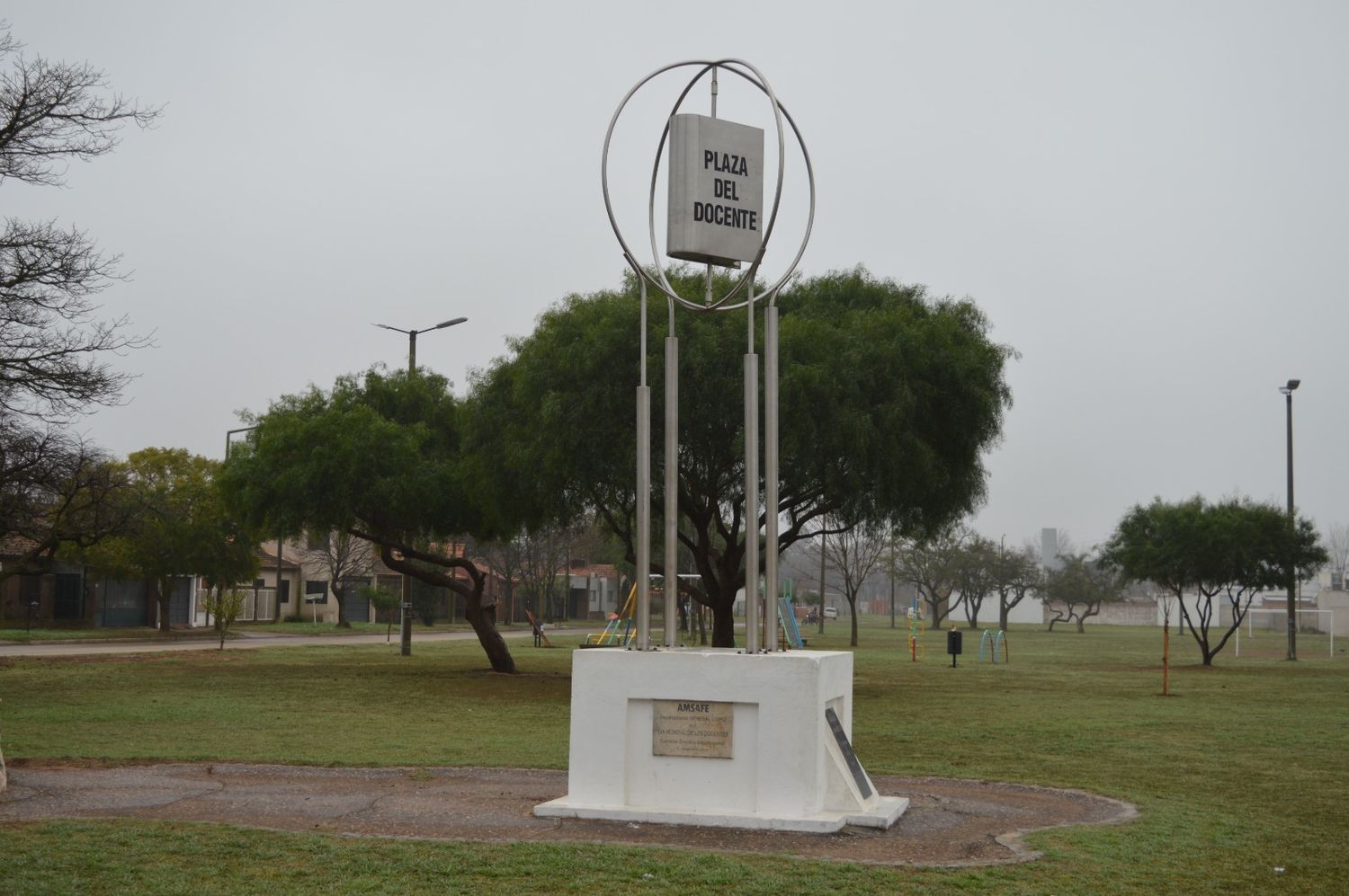 Se trata de un nuevo espacio público de la ciudad que contará con mejor iluminación.