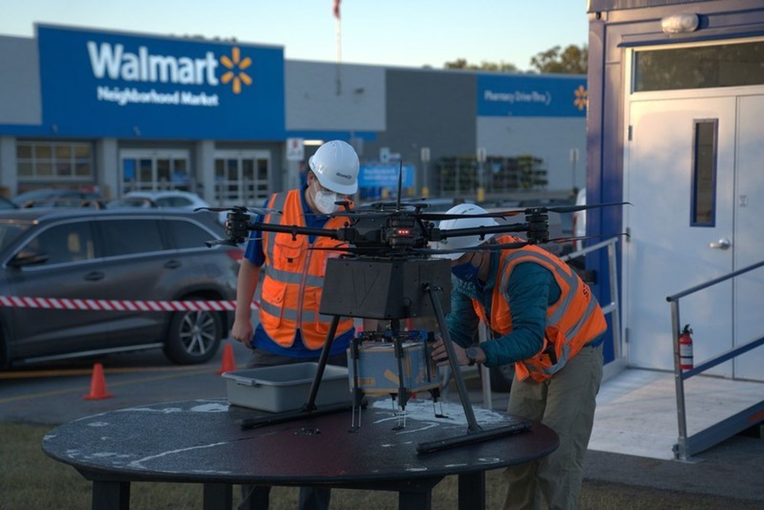 Walmart comenzó a realizar entregas a domicilio de mercadería con drones