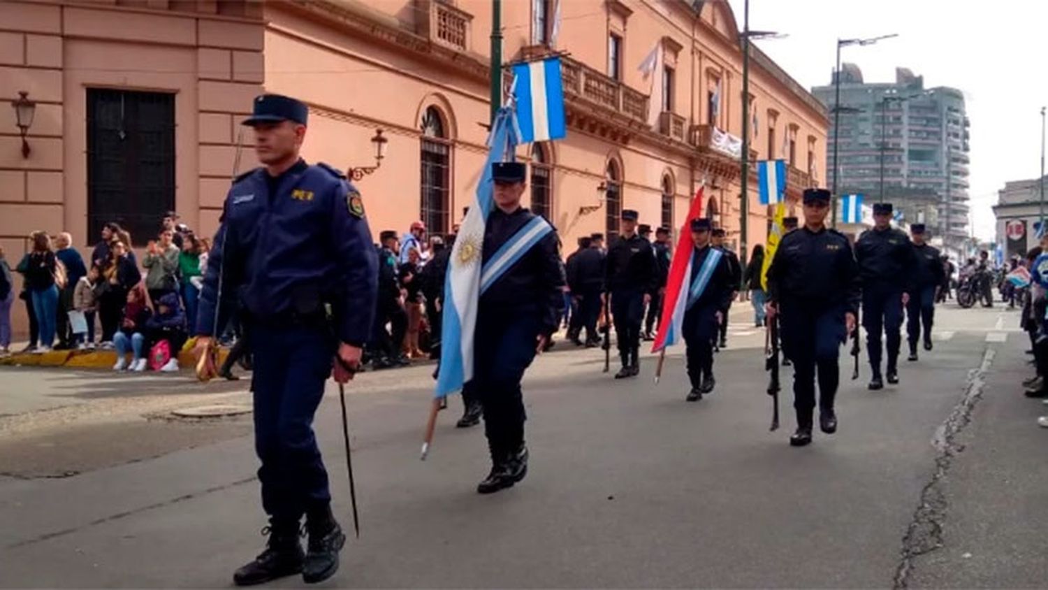 Acto central y el desfile tradicional,  en Concepción del Uruguay