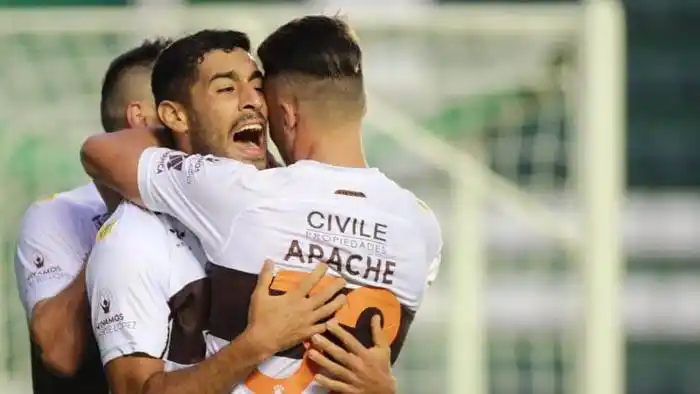 Copa Liga Profesional: Platense sorprendió a Banfield y le ganó 1-0 