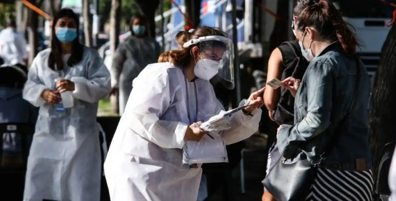 Estudian un posible caso de Ómicron en Rosario
