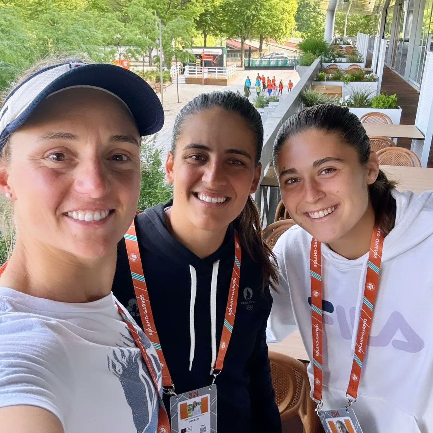 Podoroska, Carlé y Riera; en Francia.