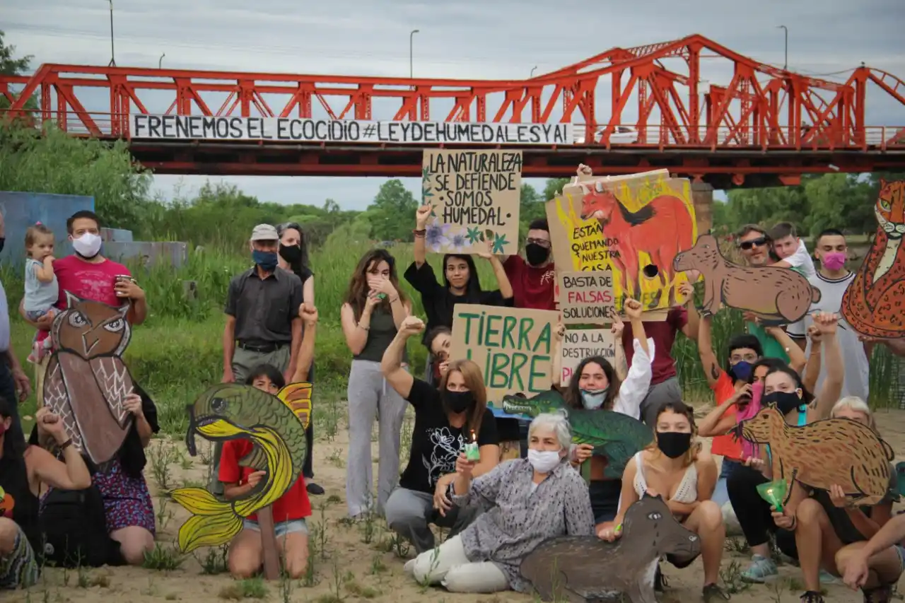 Gualeguaychuenses exigieron una Ley para proteger los Humedales