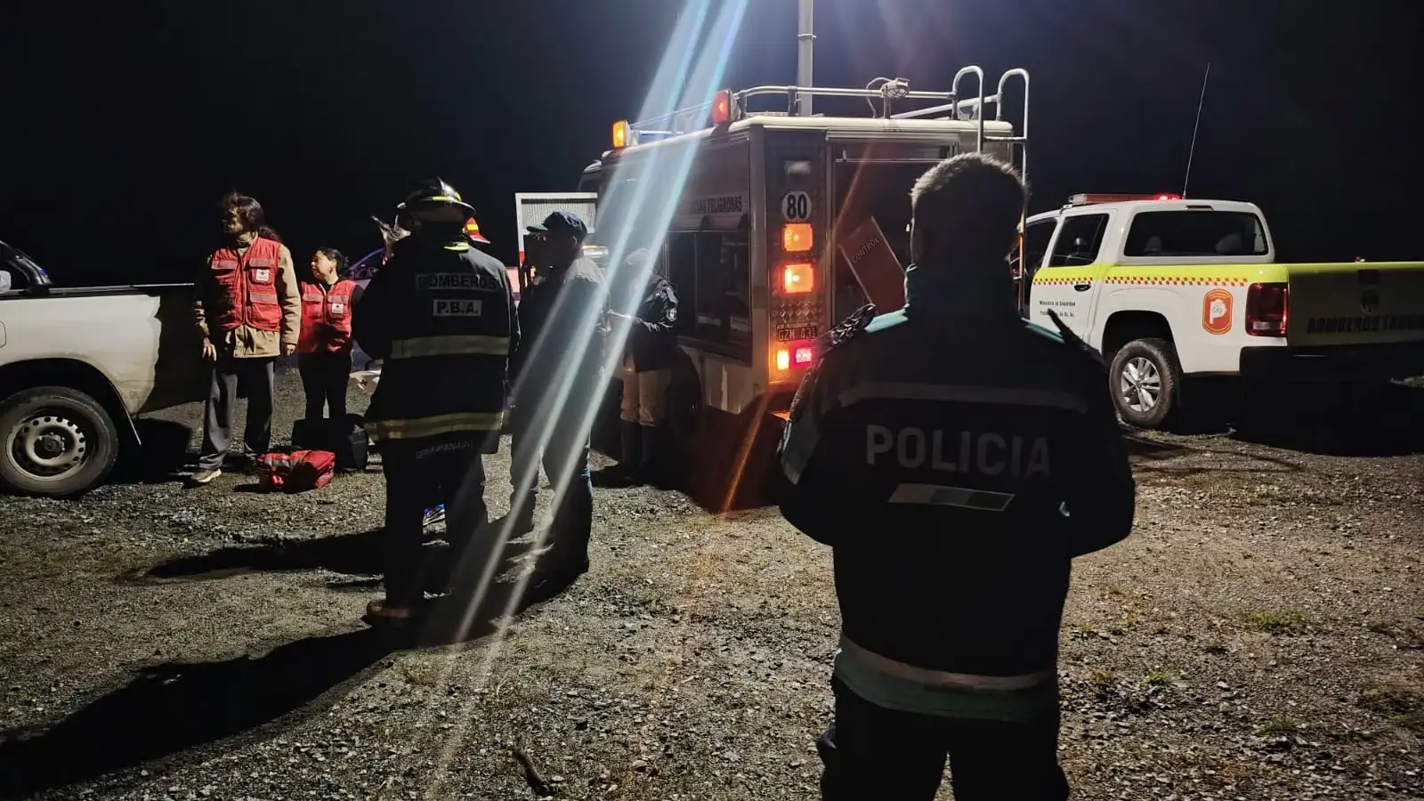 Un operativo de rescate liderado por Defensa Civil y fuerzas locales permitió localizar a dos turistas extraviados en las sierras de Tandil.