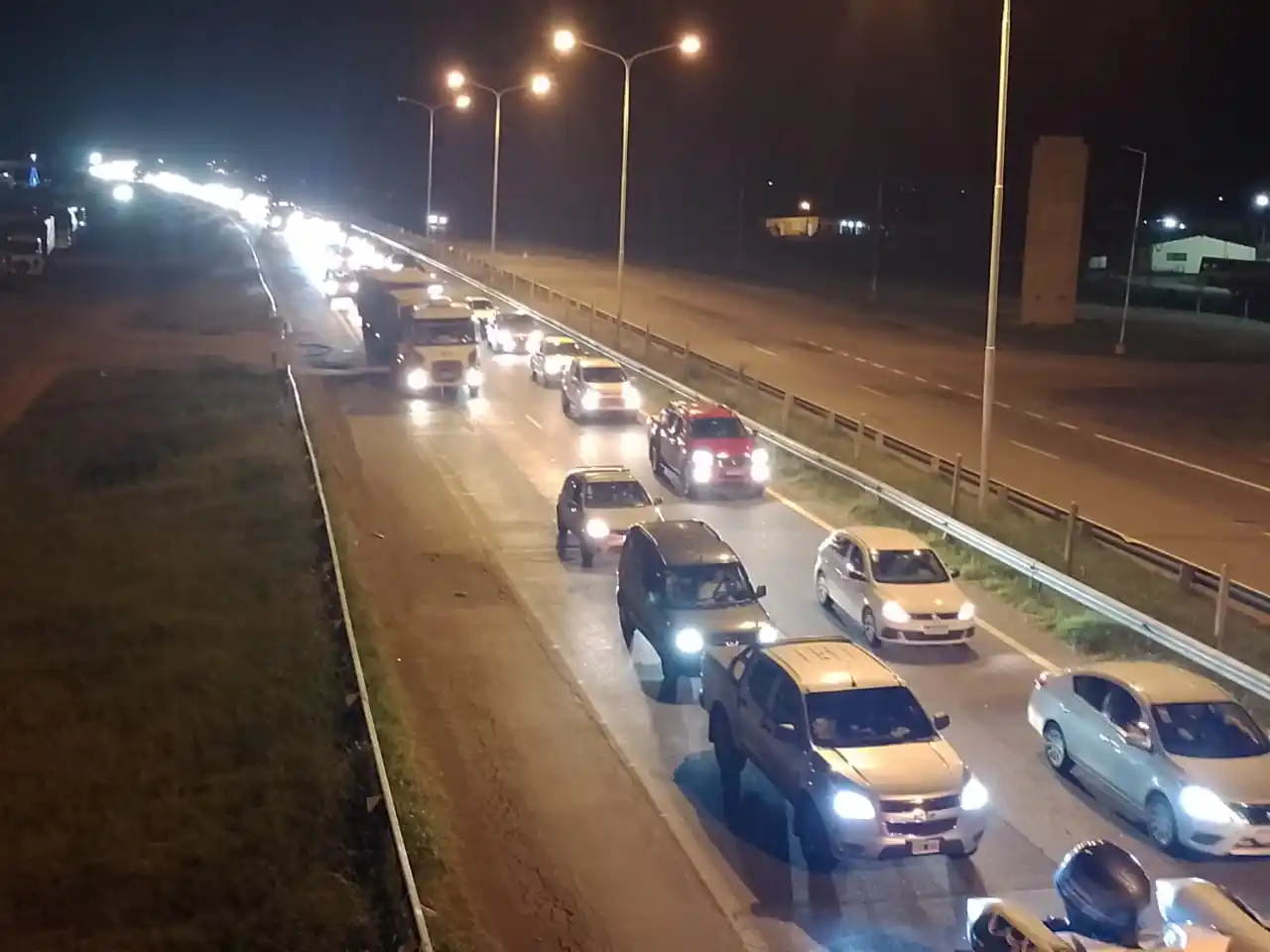 El regreso de Semana Santa se produce a paso de hombre