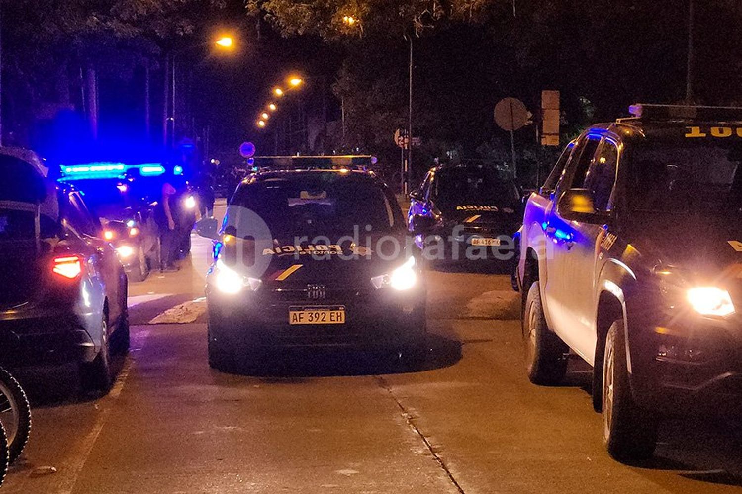 Horror en la ciudad: en plena discusión le apuntó con un arma a un menor de edad