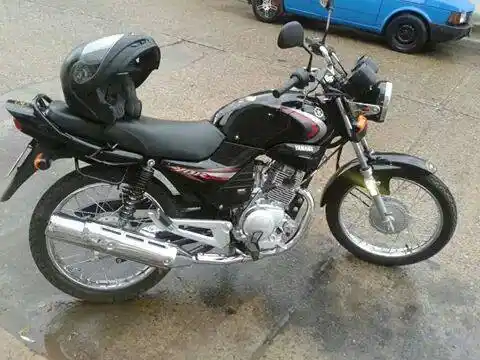 El colmo del Policía:  Le robaron la moto que estaba dentro de su casa