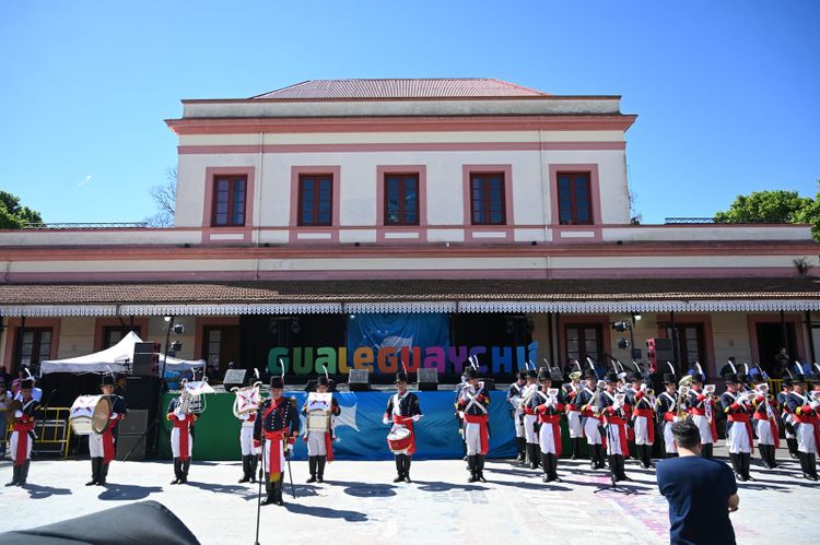 Gualeguaychú conmemoró sus 242 años con un gran festejo en el Corsódromo