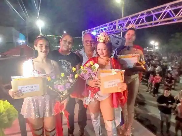 Ingeniero Juárez brilló como pueblo 
pluricultural y bilingüe en sus Corsos Color