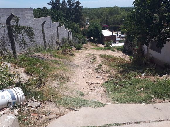 Esperan una escalera o un caminito en buen estado