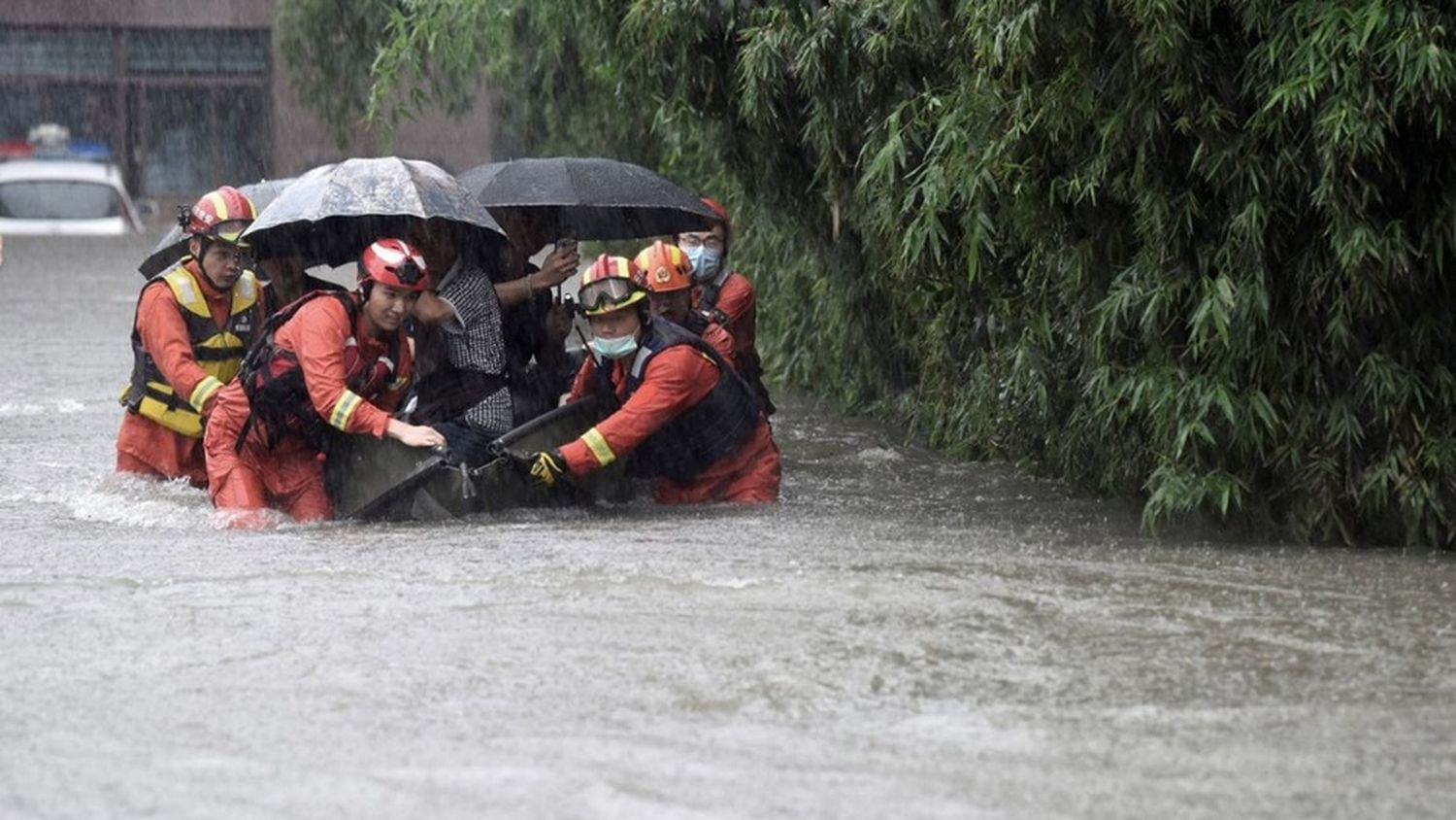 China: el tifón In-Fa tocó tierra tras devastadoras inundaciones