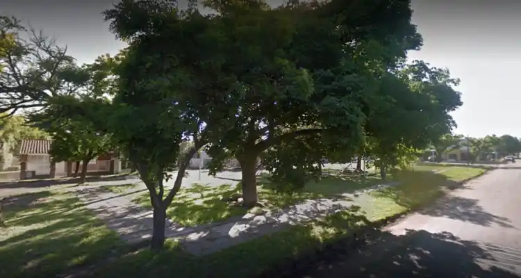 Denuncian que una pareja intentó retener a dos niñas que jugaban en una plaza