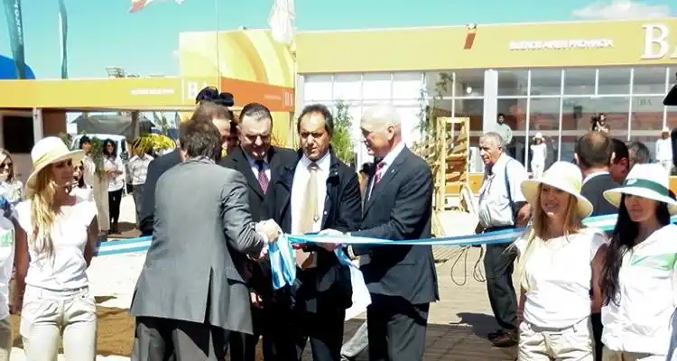 En 40 minutos, Scioli inauguró Expoagro