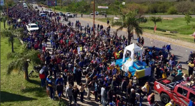 Multitudinario acompañamiento a la virgen en una nueva peregrinación a San Nicolás