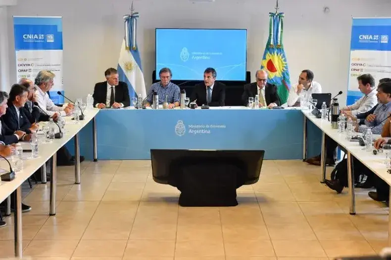 Sergio Massa recibió a la Mesa de Enlace y prometió medidas