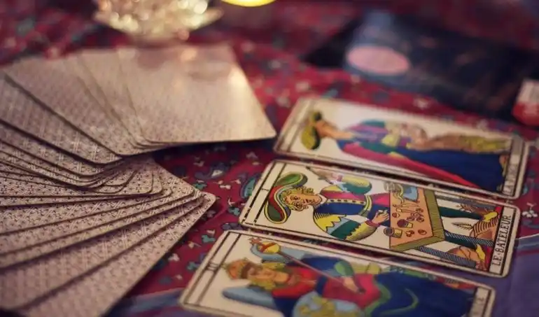 Detuvieron a dos videntes acusados de cometer estafas millonarias en Entre Ríos