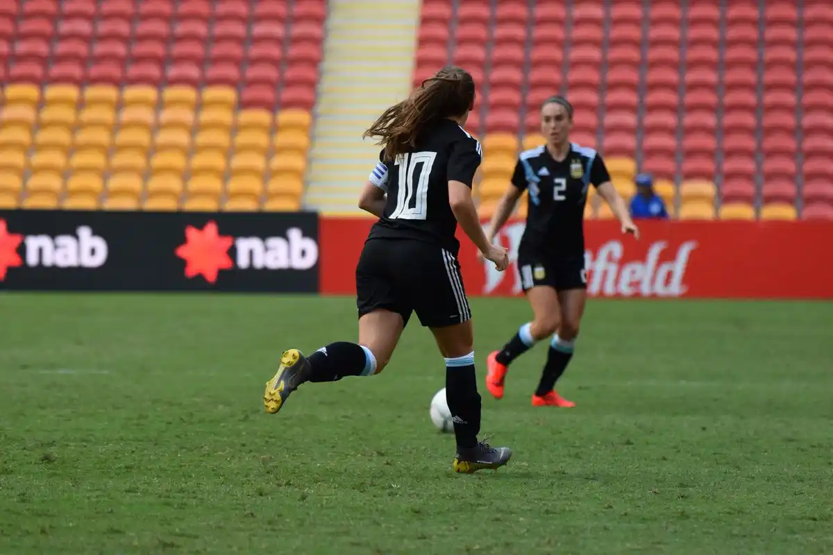 Otra derrota argentina, con Barroso como titular