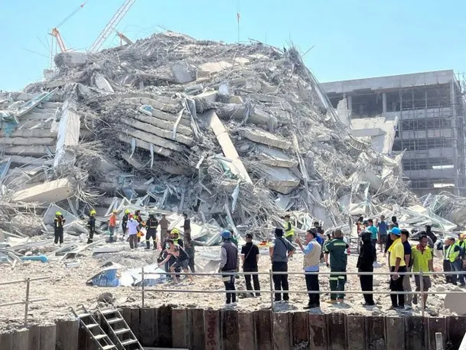 Bangkok: se derrumbó un edificio de 30 pisos por el terremoto en Myanmar