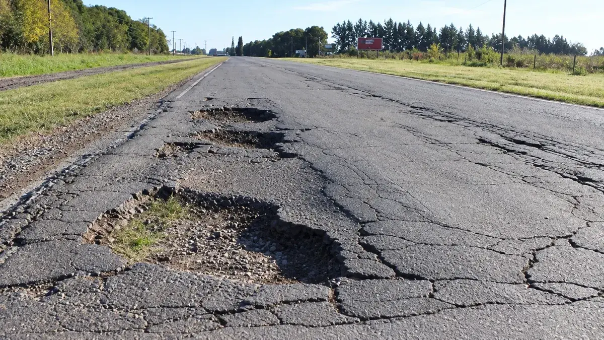 La Justicia Federal de Bahía Blanca revisa la desestimación inicial de una denuncia vinculada con el estado de la Ruta Nacional 33. (Foto: construir/InfoGEI).