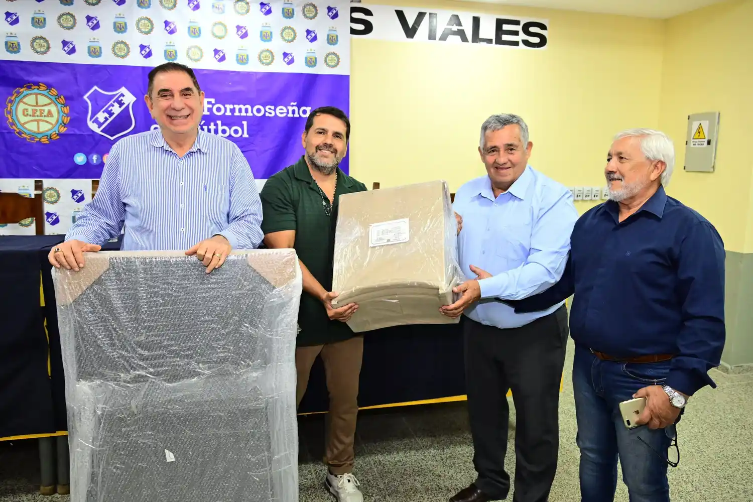 El Consejo Federal de AFA  hizo entrega de mobiliario para la Liiga Formoseña de Fútbol