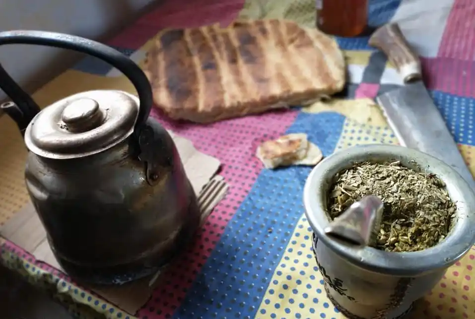 Hoy es el día del mate, extensión de la mano amiga