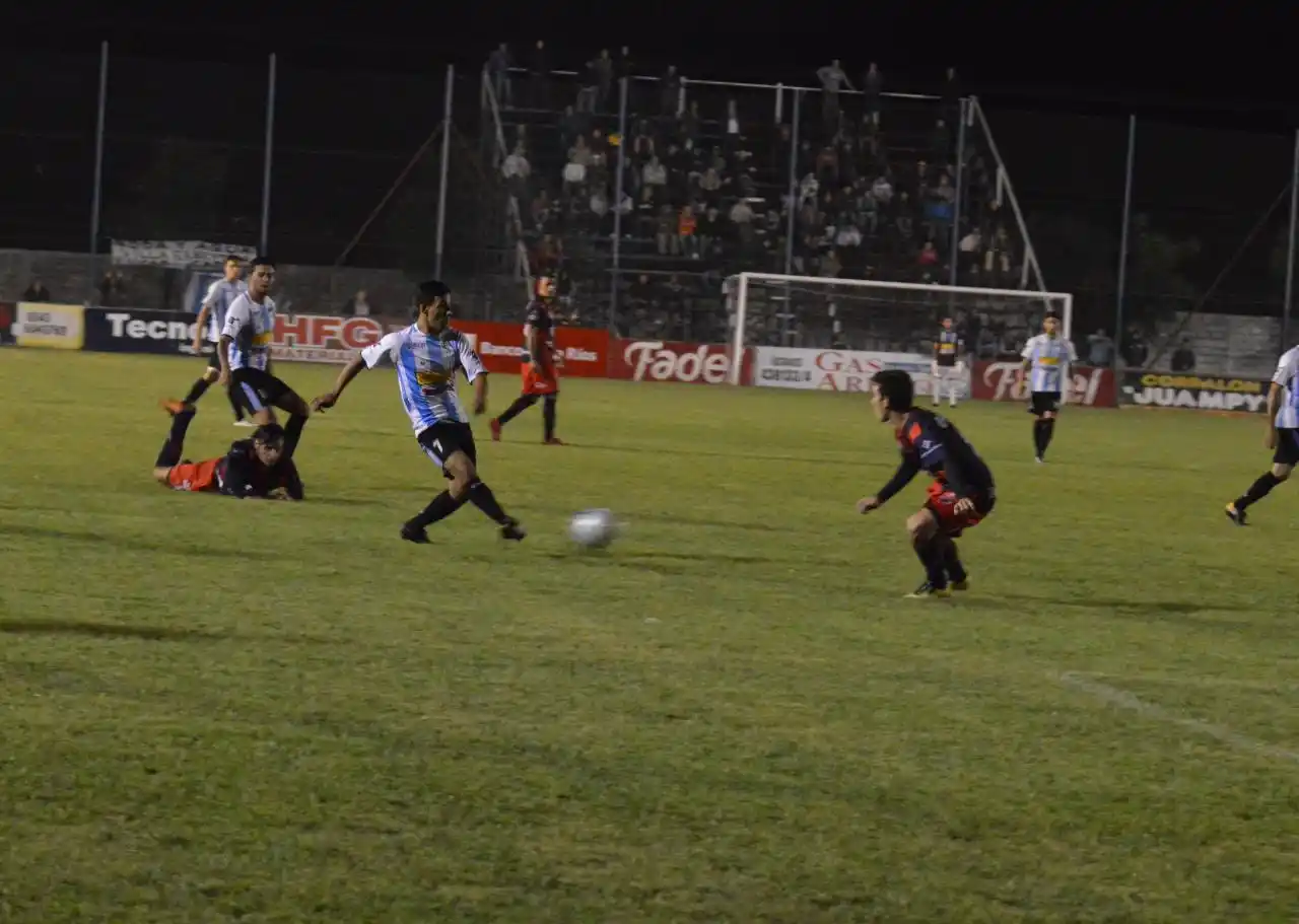 Juventud aguantó el empate y se mantiene en carrera