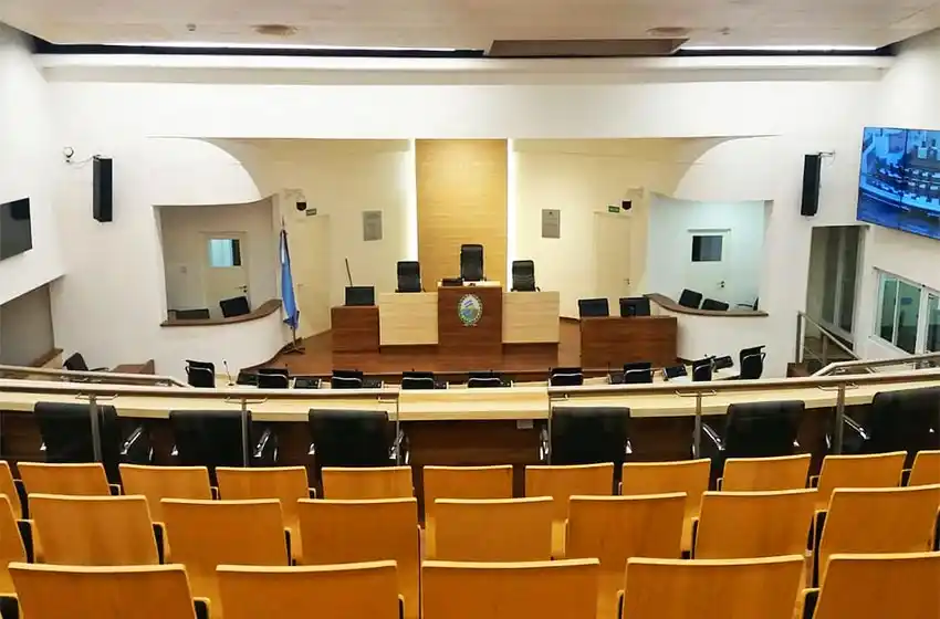 Juran los nuevos ediles y crecen las especulaciones por la presidencia del Concejo