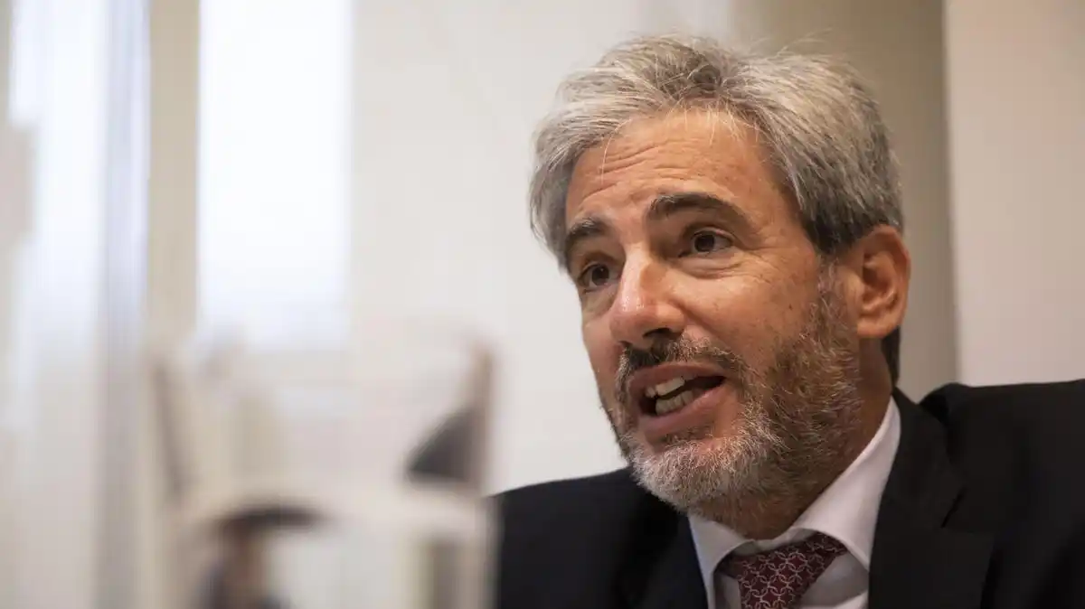 Un asesor de Milei confesó: "No vamos a dolarizar si no hay dólares"