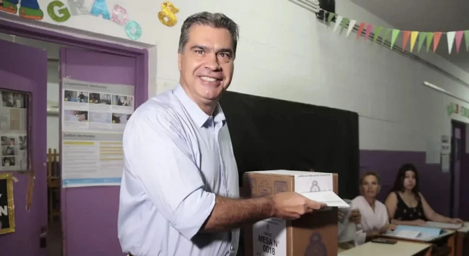 El exgobernador Jorge Capitanich se acercó a votar