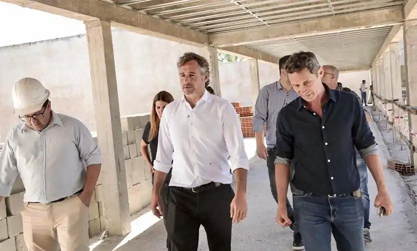 Avanza la construcción del nuevo edificio de una Escuela Secundaria