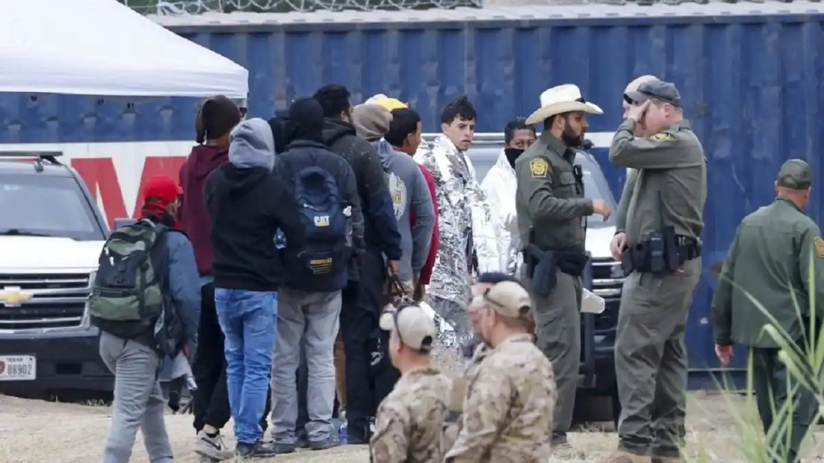 AUMENTAN SANCIONES contra los COYOTES: entra en vigencia una nueva ley en TEXAS