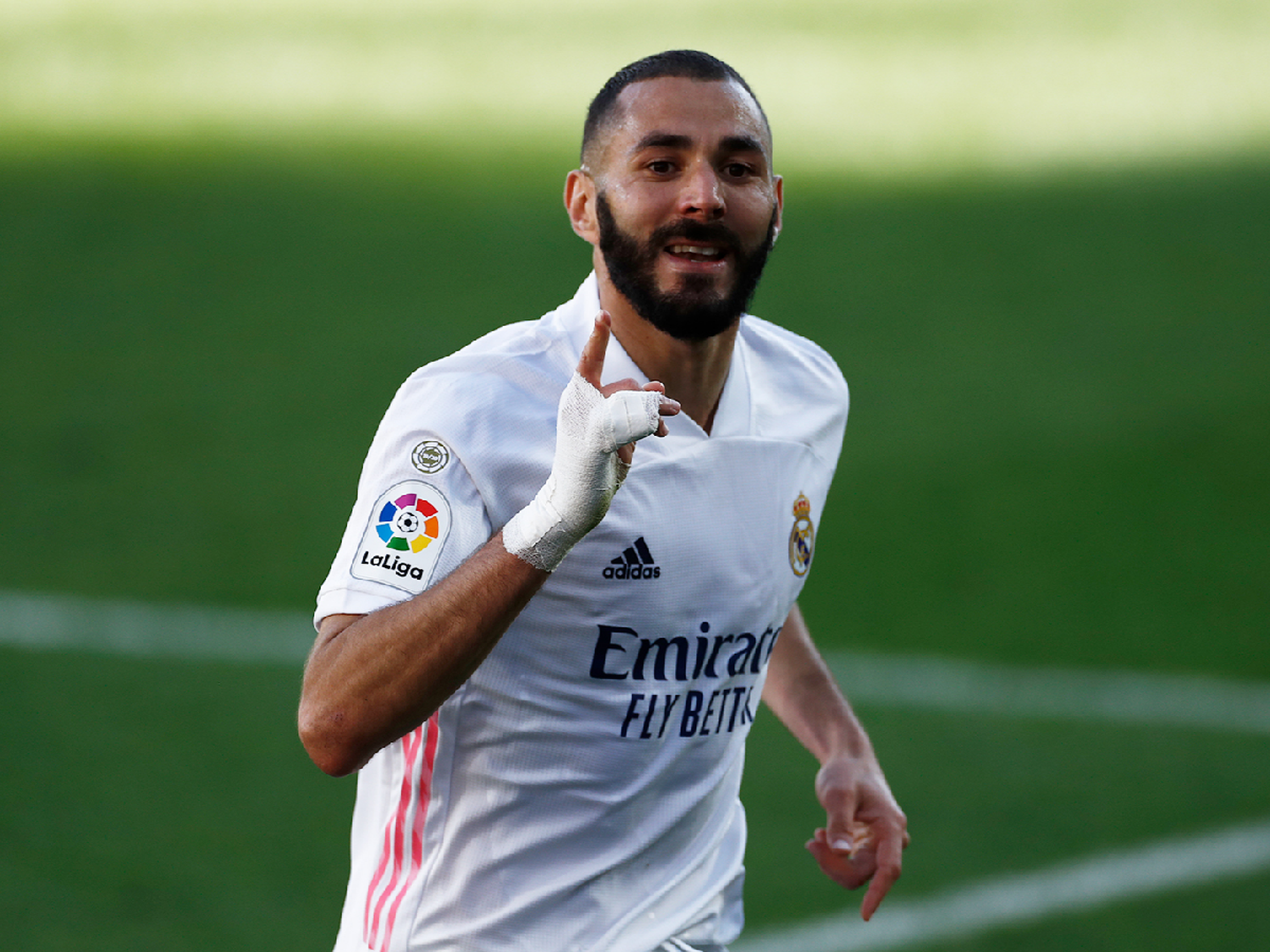 Real Madrid venció a Levante llegó a la punta