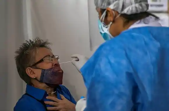 Coronavirus: los casos en el país aumentaron más del 115 por ciento en una semana