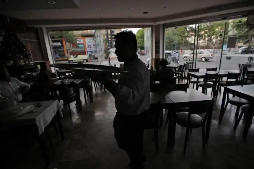 Más de 11 mil hogares continúan sin luz en Buenos Aires y el conurbano