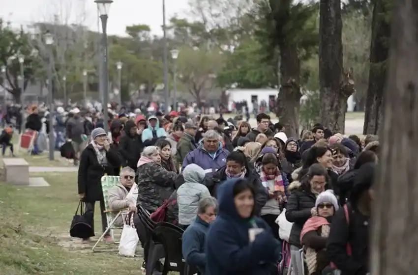 El fenómeno Leda despierta un boom de turismo religioso en Rosario: «La gente se va muy esperanzada»