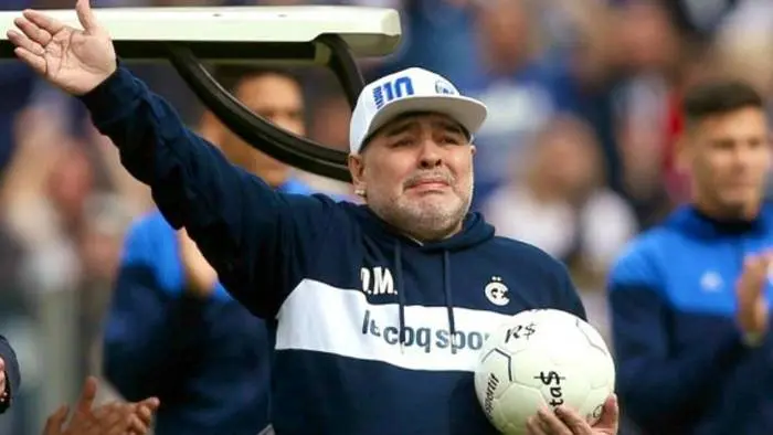 El entorno de Maradona duda de seguir en Gimnasia