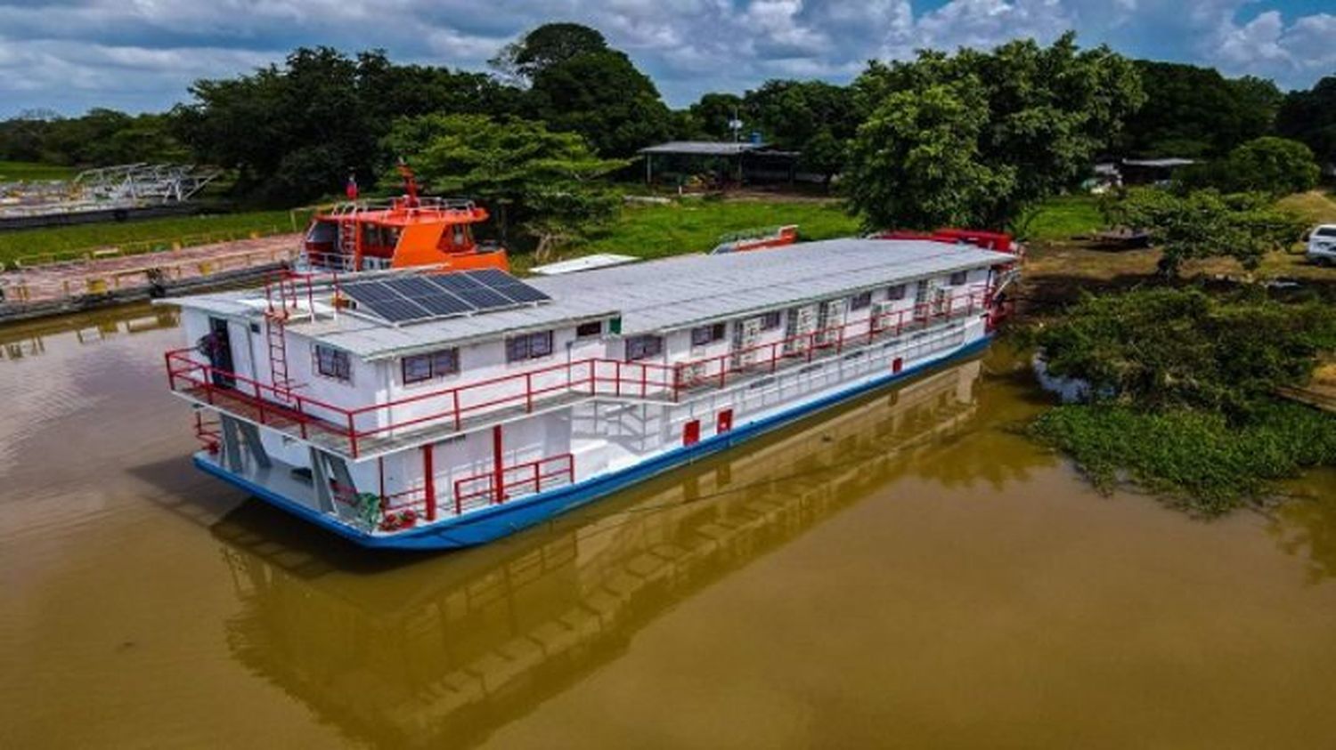 Unicef rehabilitó un barco hospital para llevar salud, nutrición y agua a indígenas en Venezuela