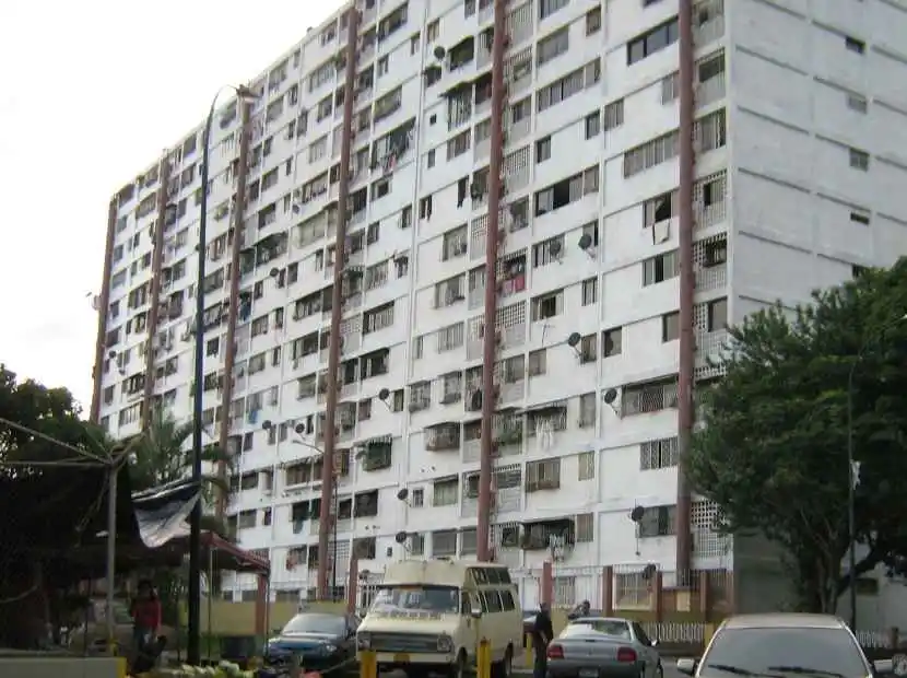 A PUÑALADAS asesinan a un odontólogo dentro de un vehículo en Simón Rodríguez