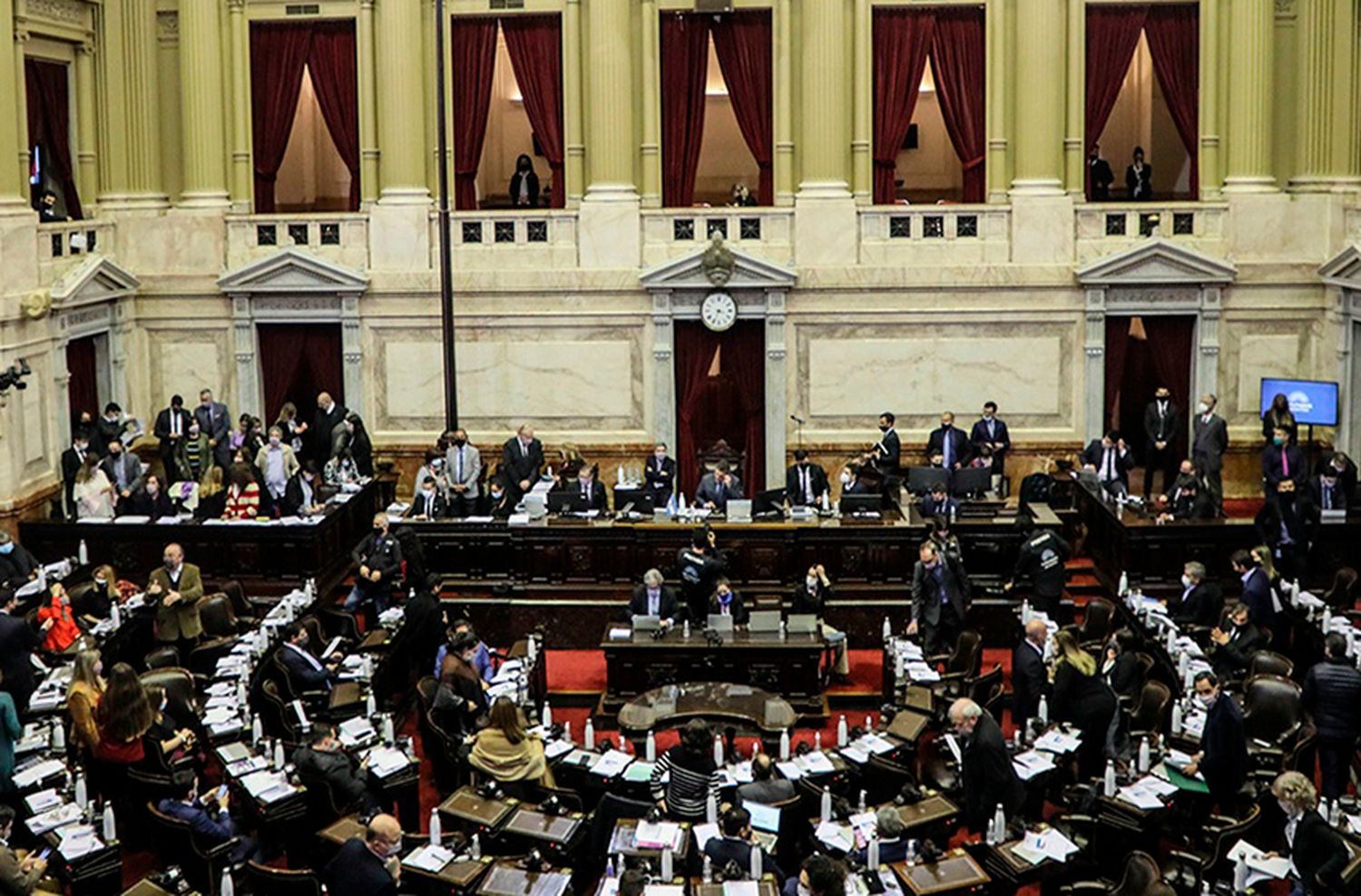 Es ley el proyecto que promueve paridad de género en medios de comunicación