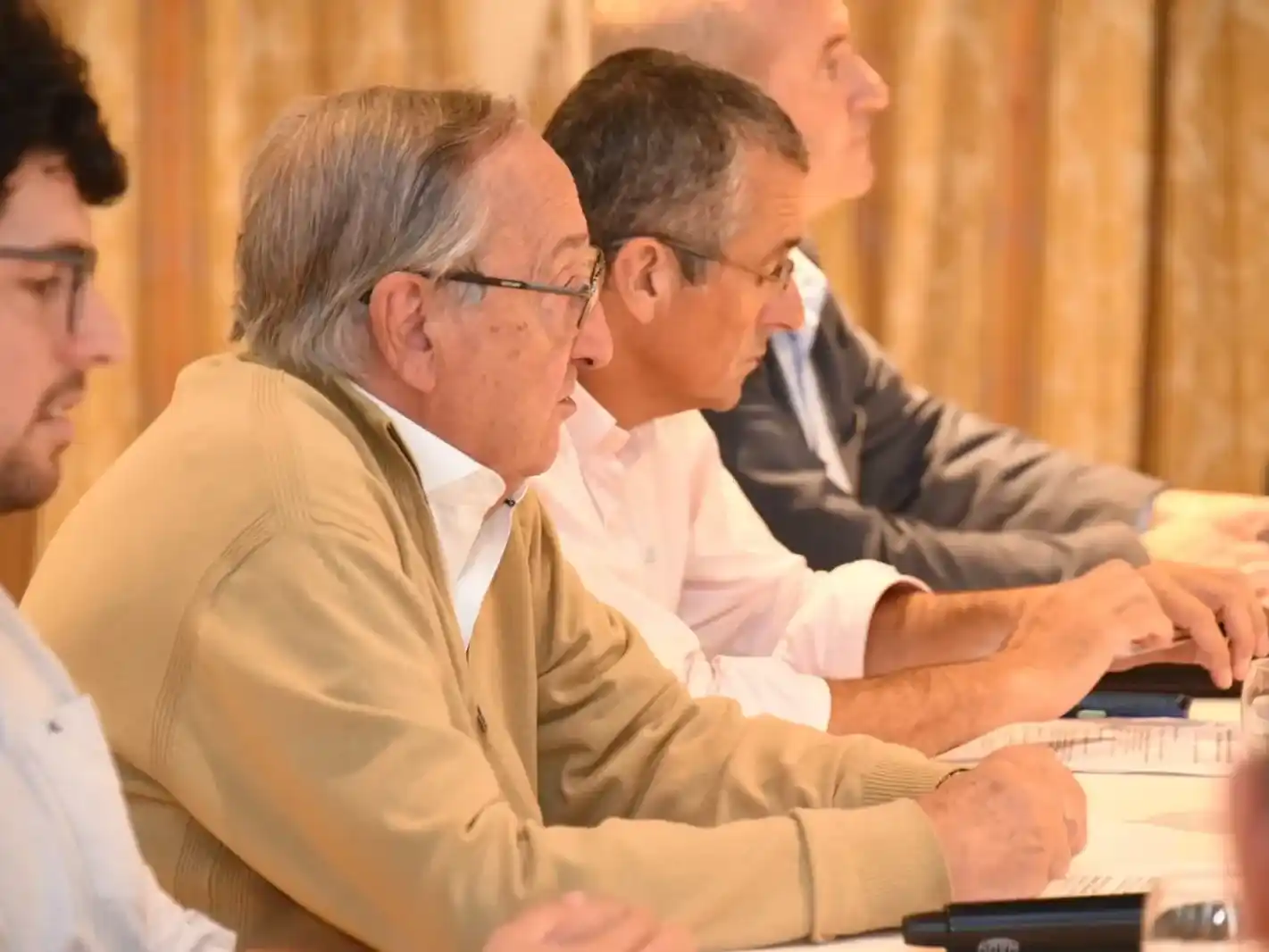 Maximiliano Suescun junto al intendente Lunghi.