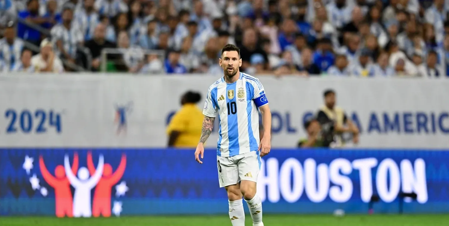 Lionel Messi y una noche lejana a su mejor versión en los futbolístico y lo físico. Crédito: Maria Lysaker-USA TODAY Sports