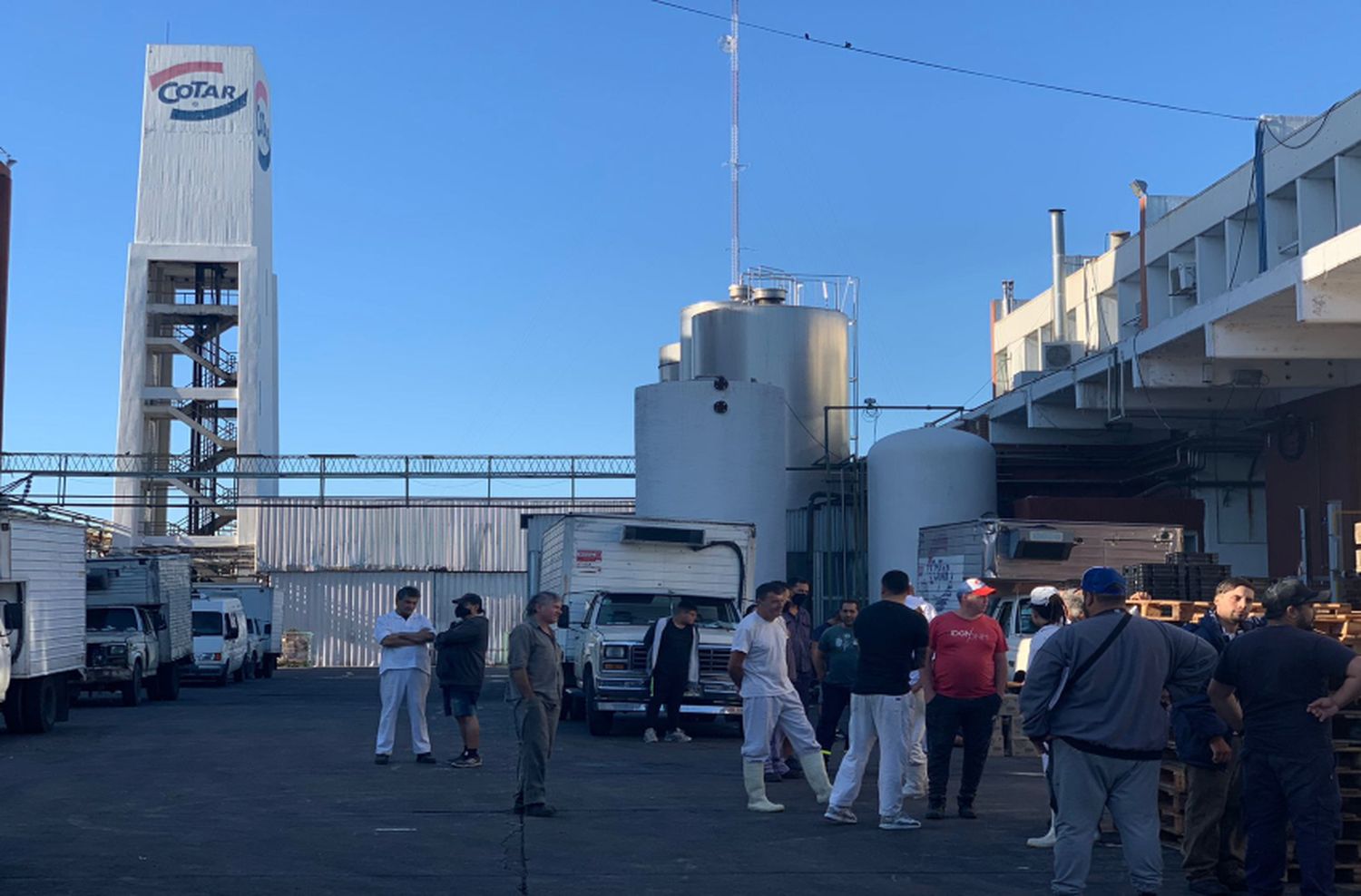 Trabajadores de la empresa Cotar apuntan contra Ciudad Futura: “De golpe desaparecieron”