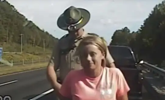 Video documento: mujer denunció a policía por tocarle las partes íntimas 