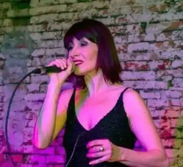 Cristina Ferrero se presentará esta noche en Canal 9