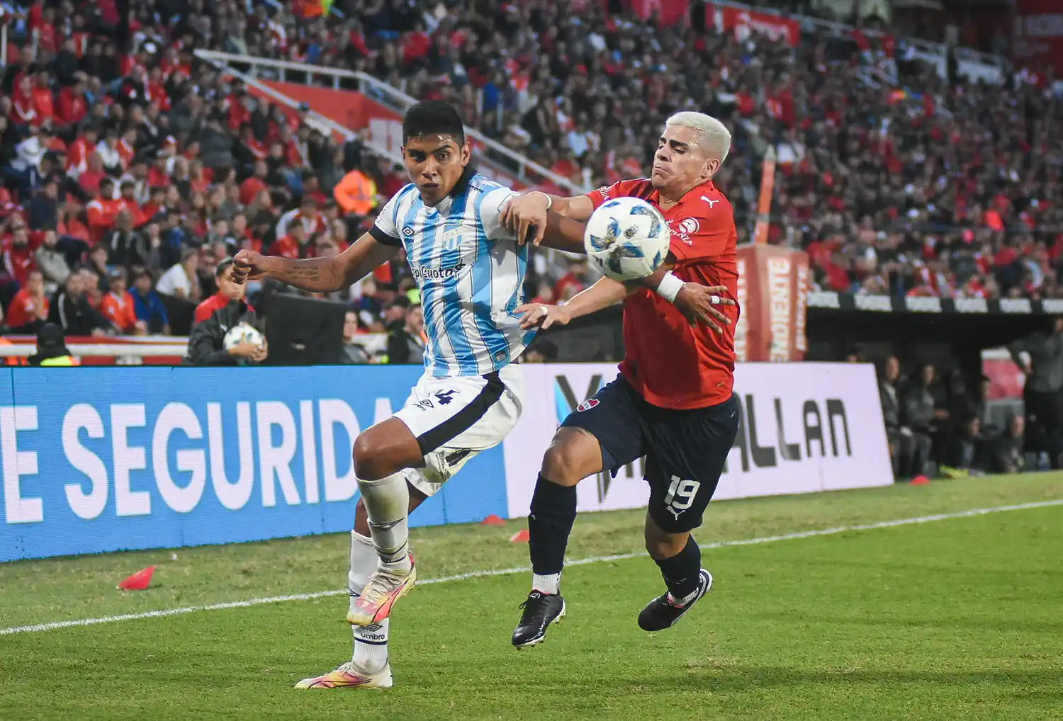 Luna, en el partido frente a Atlético Tucumán.