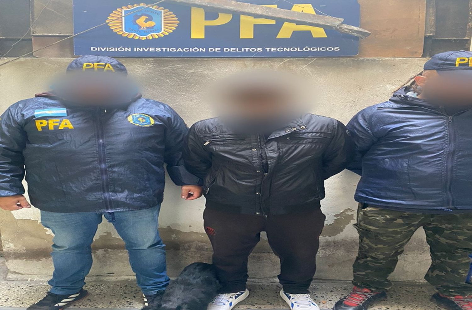 Se dedicaba a vaciar cuentas de empresas rosarinas desde Buenos Aires pero la policía lo descubrió y terminó preso