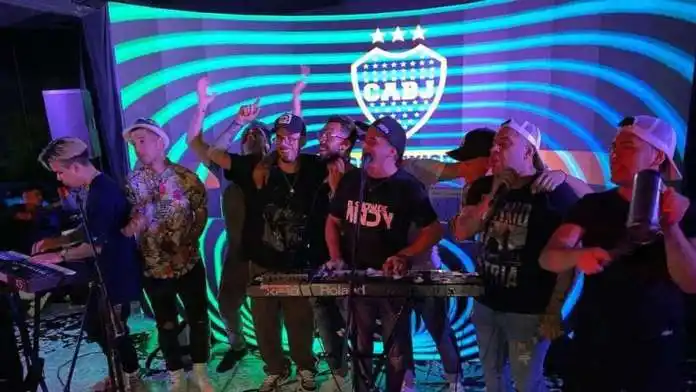 Segunda ola: Carlos Tévez violó las restricciones e hizo en San Isidro una fiesta con más gente de la permitida y sin cuidados