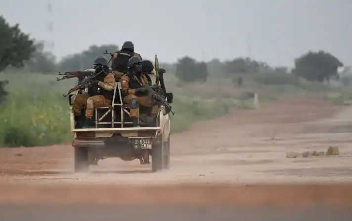 Tres periodistas EJECUTADOS por «terroristas en Burkina Faso